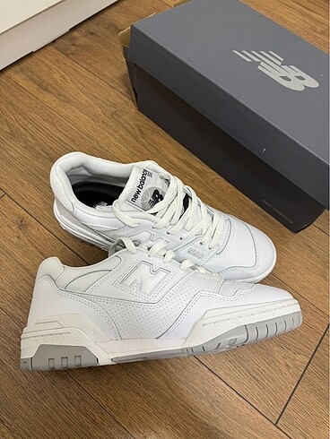 New Balance 550