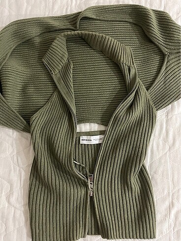 Bershka uzun kollu crop