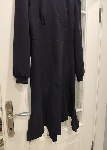 Siyah Midi Yüksek Yakalı Uzun Kollu Elbise - Görsel 4