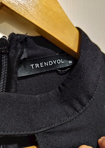 Siyah Midi Yüksek Yakalı Uzun Kollu Elbise - Görsel 6