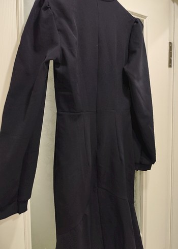 Siyah Midi Yüksek Yakalı Uzun Kollu Elbise - Görsel 2