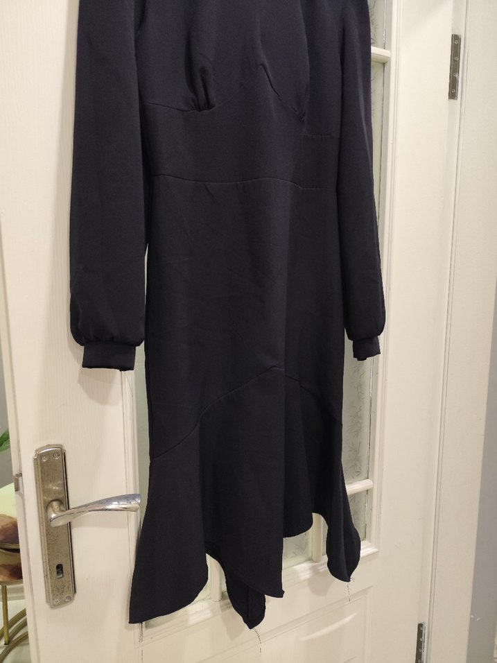 Siyah Midi Yüksek Yakalı Uzun Kollu Elbise - Görsel 4