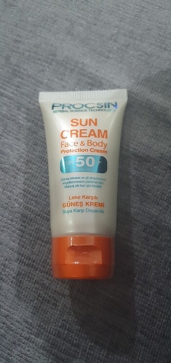 Procsin leke karşıtı güneş kremi