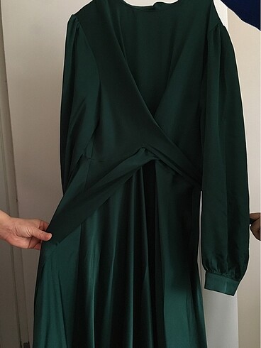 Saten kumaş elbise-abiye Zümrüt yeşili