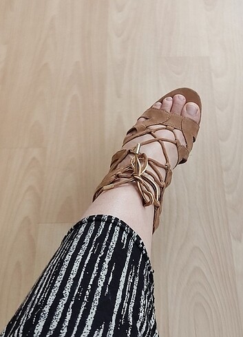 Bershka topuklu ayakkabı  - Görsel 5