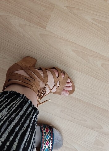 Bershka topuklu ayakkabı  - Görsel 7