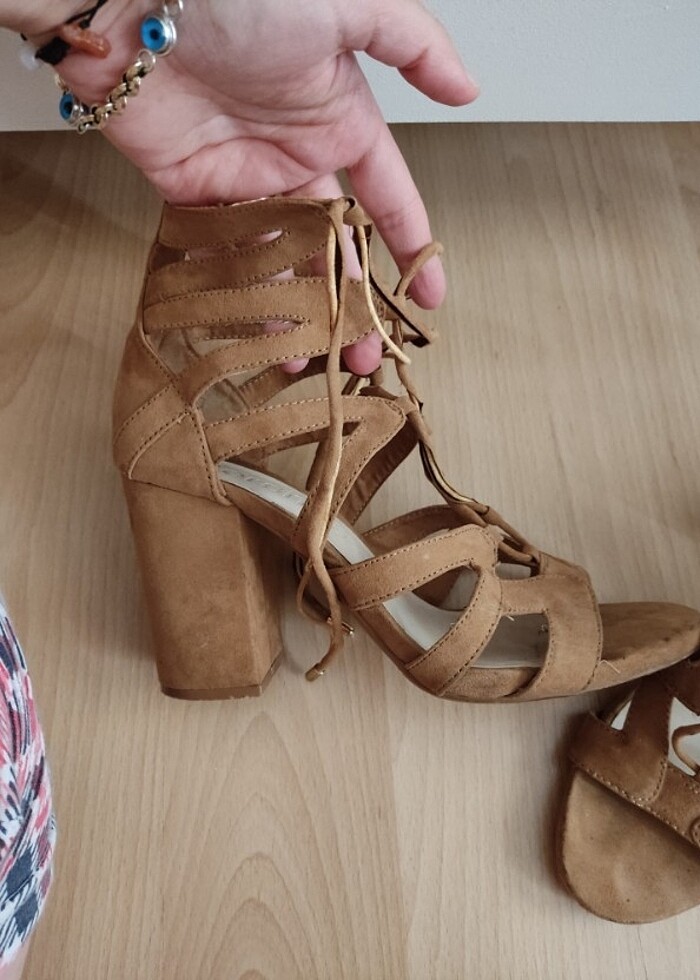 Bershka topuklu ayakkabı  - Görsel 2