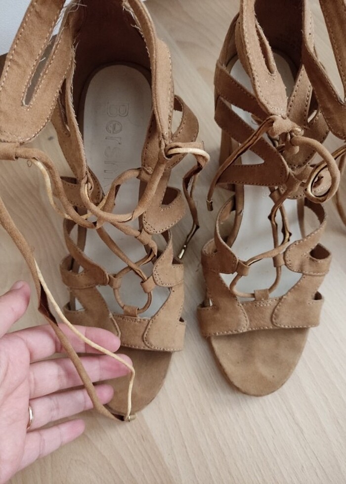 Bershka topuklu ayakkabı  - Görsel 3