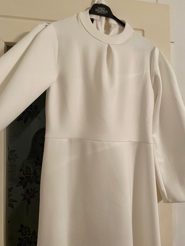 Beyaz Uzun Kollu  Uzun Elbise - Görsel 4