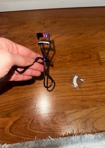 Koyu Mor Kirpik Kıvırıcı - Görsel 2