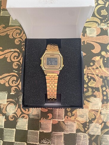 Casio saat gold