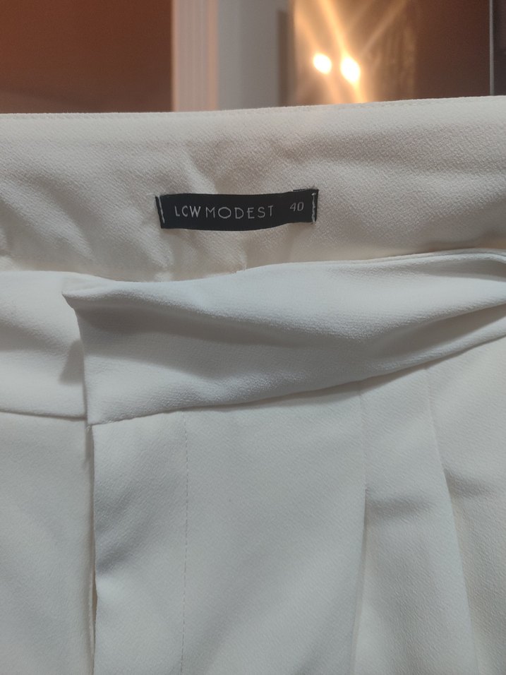 Beyaz Pilili Midi Kumaş Pantolon - Görsel 3