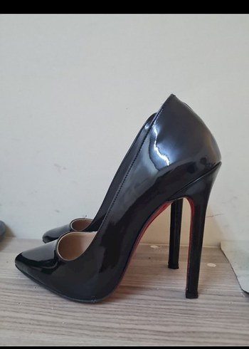 Bambi Kadın Siyah Rugan Stiletto Topuklu Ayakkabı