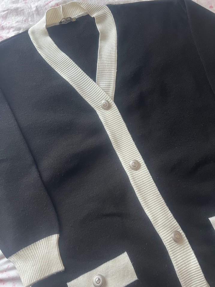 Düğmeli Siyah Midi Kadın Hırka - Görsel 2