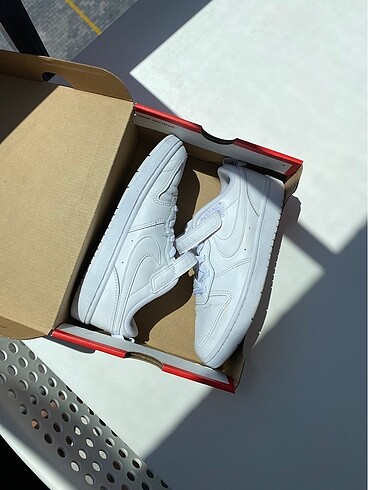 Nike court borough low