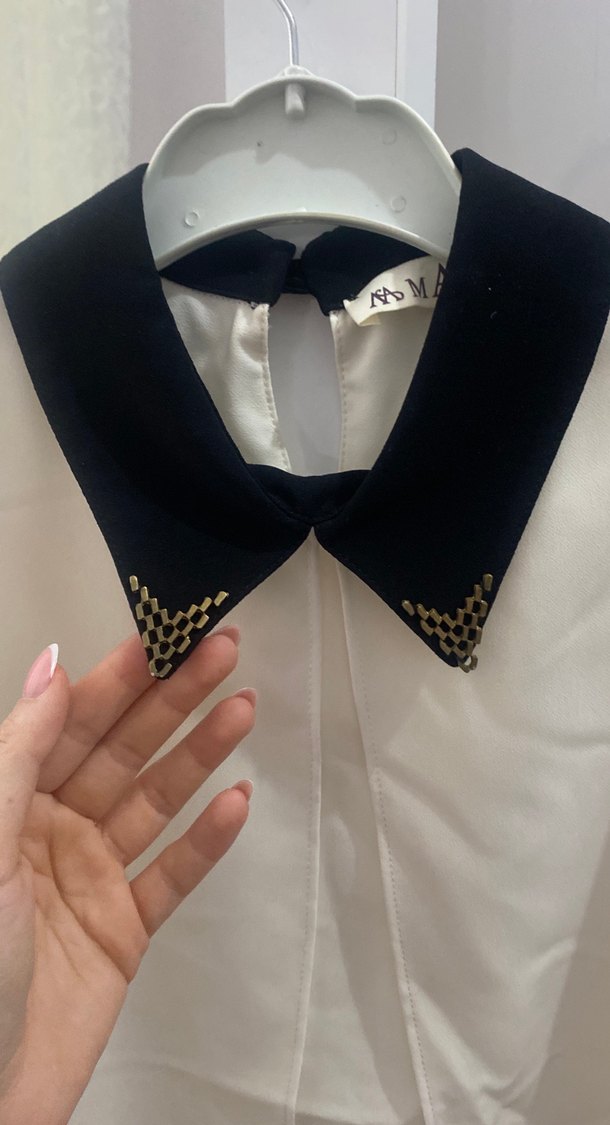 Parlak Beyaz Siyah Yaka Kadın Gömlek - Görsel 2