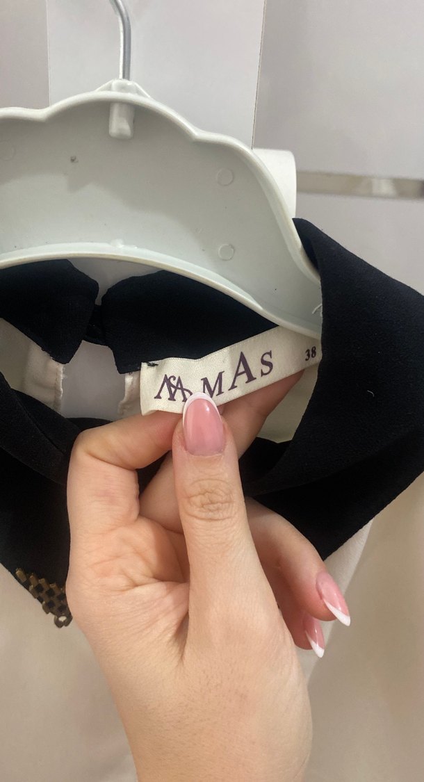 Parlak Beyaz Siyah Yaka Kadın Gömlek - Görsel 3