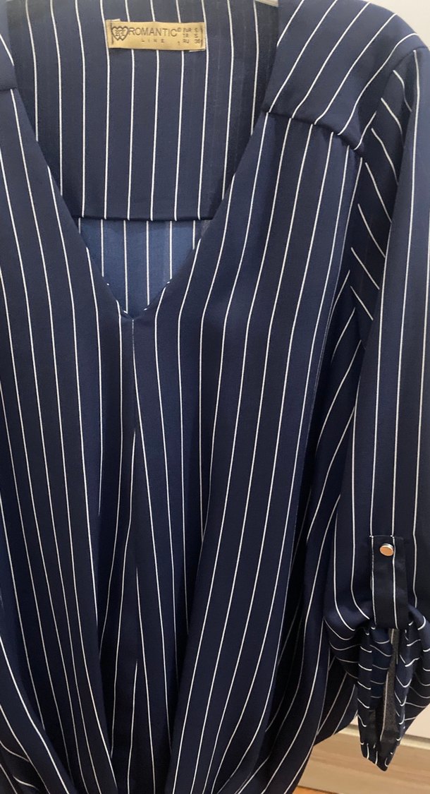 Mavi Çizgili V Yakalı Kadın Gömlek - Görsel 2