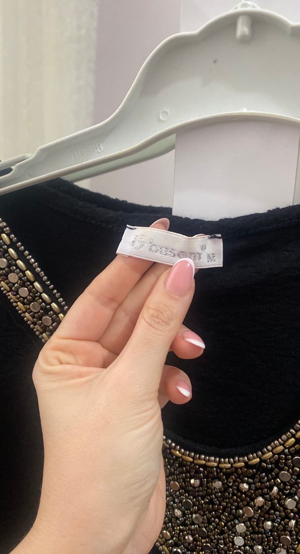 Boncuk İşlemeli Siyah Midi Elbise - Görsel 3