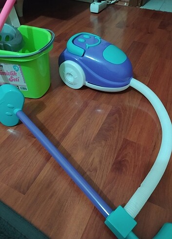 Oyuncak Vileda ve süpürge 