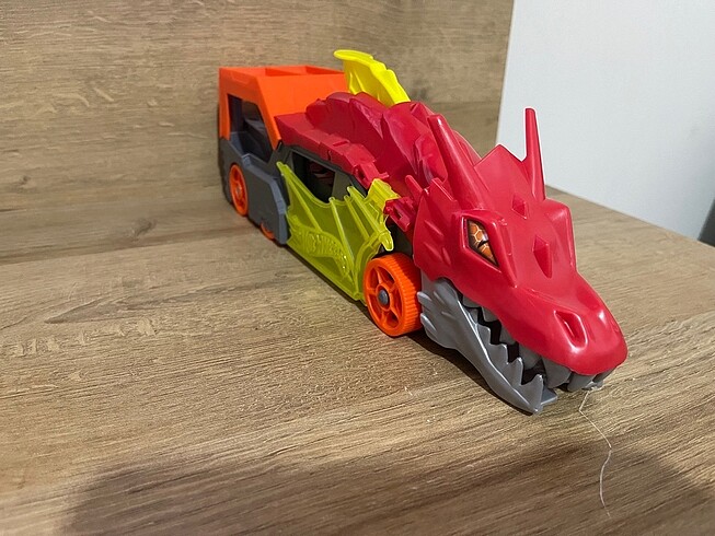 HotWheels ejderha fırlatıcı