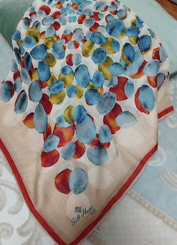 Silk home soft eşarplar 