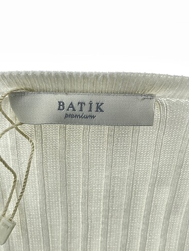 universal Beden beyaz Renk Batik Bluz %70 İndirimli.
