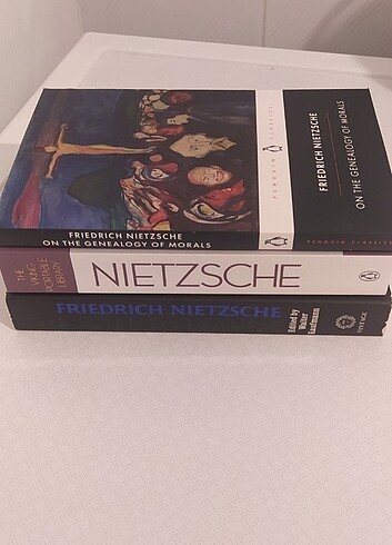 Nietzsche Kitaplığı 