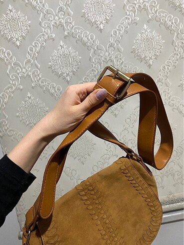 Mavi Jeans kahverengi kemer detayli, askılı kol çantası