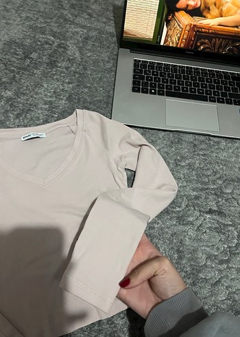 Bershka V Yaka Düğmeli Hamile Gömleği - Görsel 4