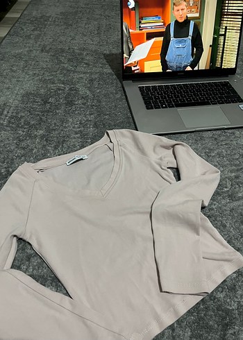 Bershka V Yaka Düğmeli Hamile Gömleği - Görsel 5