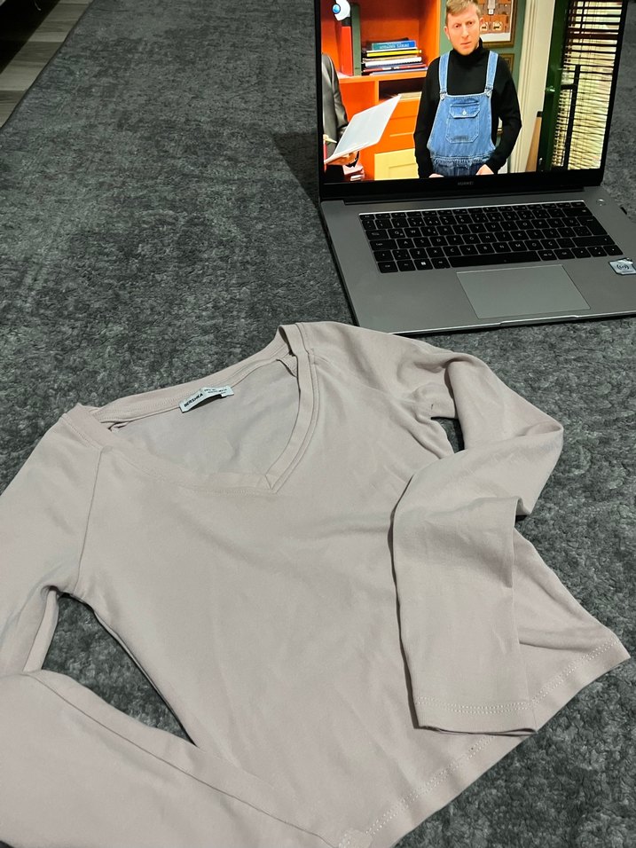 Bershka V Yaka Düğmeli Hamile Gömleği - Görsel 5