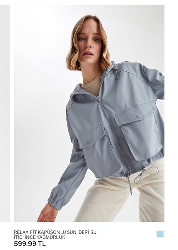 Mavi Kapüşonlu Yağmurluk - Görsel 3