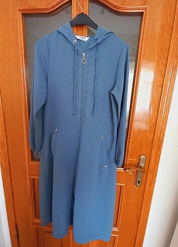 Fermuarlı cepli uzun yazlık tesettür kap 