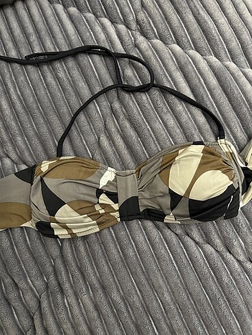Kamuflaj desenli bikini üstü
