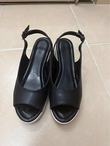 Deichmann Kadın dolgu topuklu sandalet