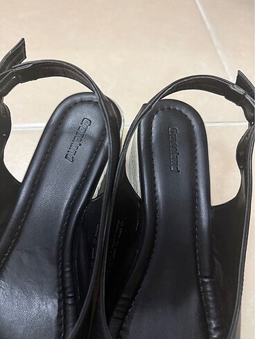 37 Beden Kadın dolgu topuklu sandalet