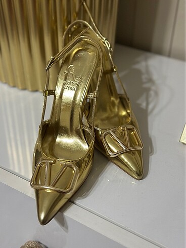 Diğer Ayakkabı prensi gold stiletto