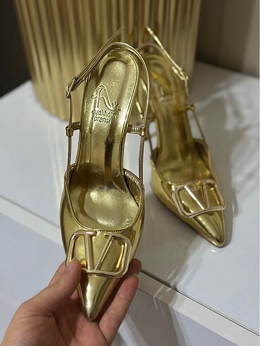 36 Beden Ayakkabı prensi gold stiletto