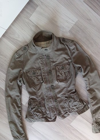 Abercrombie & Fitch s