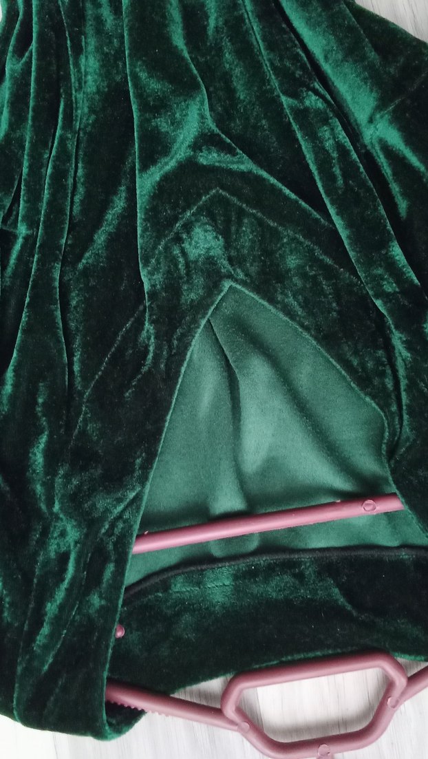 Yeşil Kadife V Yakalı Gotik Bluz - Görsel 4