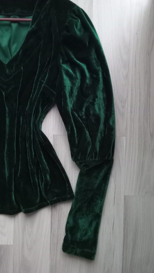 Yeşil Kadife V Yakalı Gotik Bluz - Görsel 5