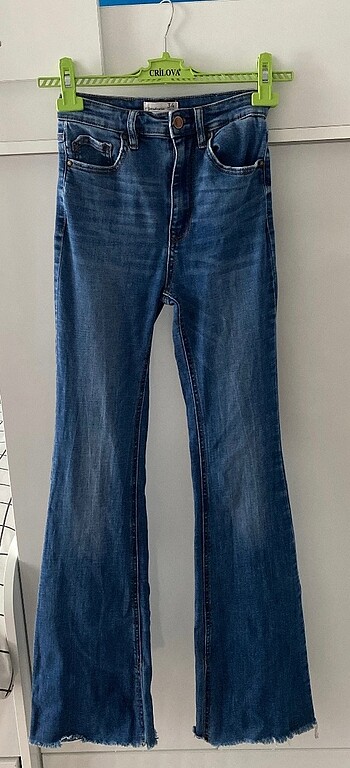 xs Beden STRADİVARİUS Flare Split pantolon .