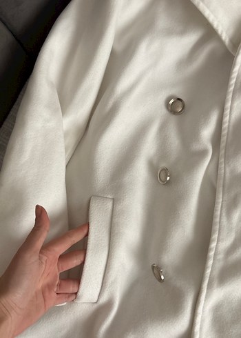 Düğmeli Beyaz Midi Kadın Kaban - Görsel 3