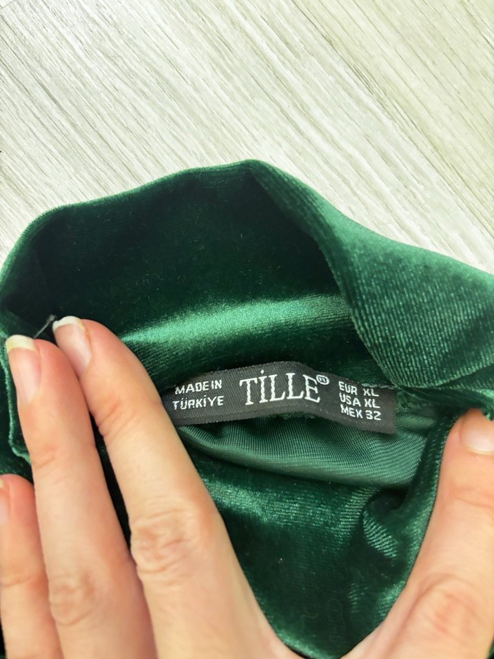 Parlak Yeşil Uzun Kollu Kadife Bluz - Görsel 4