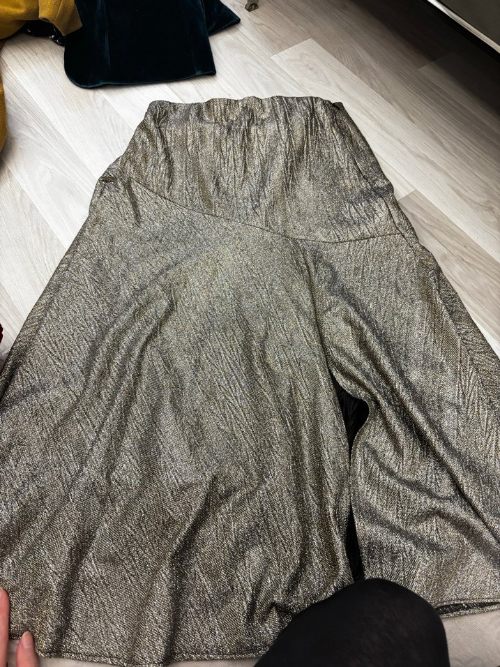 Altın Renkli Parlak etek - Görsel 2