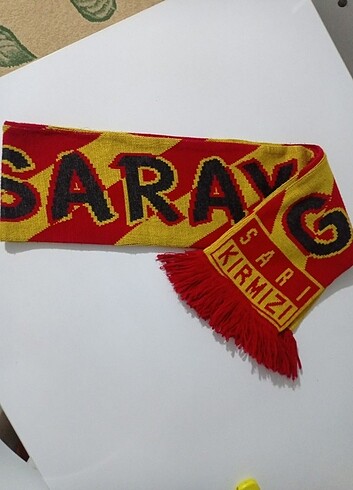 Diğer Galatasaray atkısı