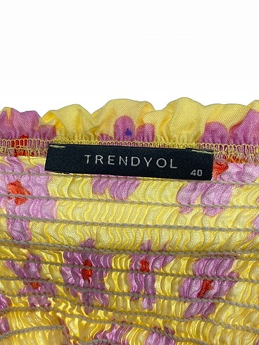 40 Beden çeşitli Renk Trendyol & Milla Mini Üst %70 İndirimli.