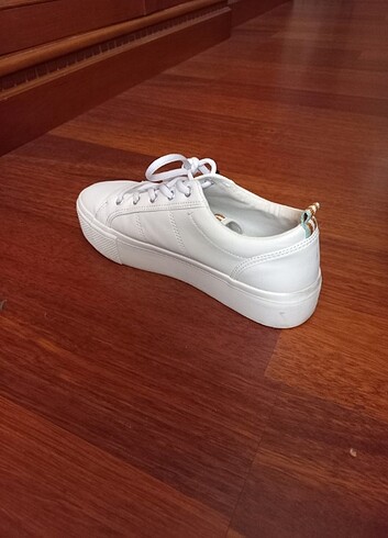 38 Beden Sneaker