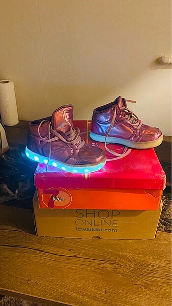 Işıklı şarjlı skechers energy